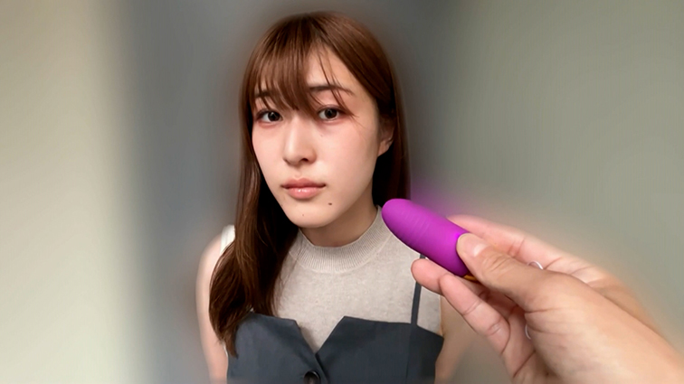 街中リモバイ散歩!!4 通行人にバレたらヤバい!の快感に彼女のスイッチも入っちゃう!