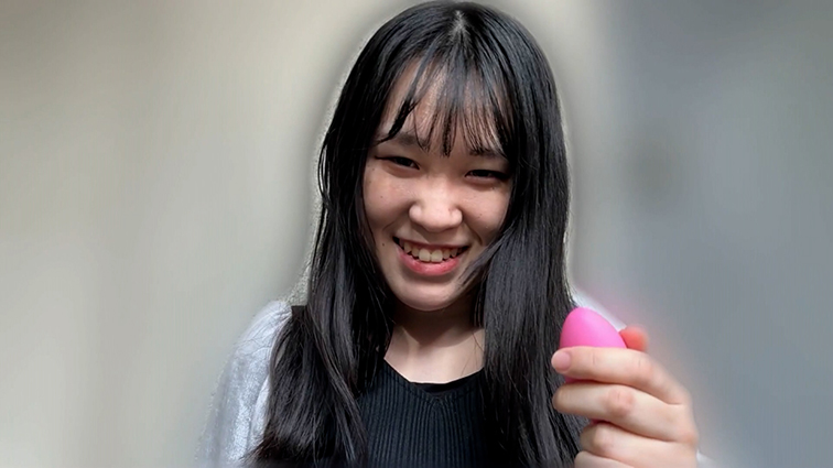 街中リモバイ散歩!!4 通行人にバレたらヤバい!の快感に彼女のスイッチも入っちゃう!