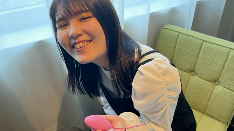 街中リモバイ散歩!!4 通行人にバレたらヤバい!の快感に彼女のスイッチも入っちゃう!